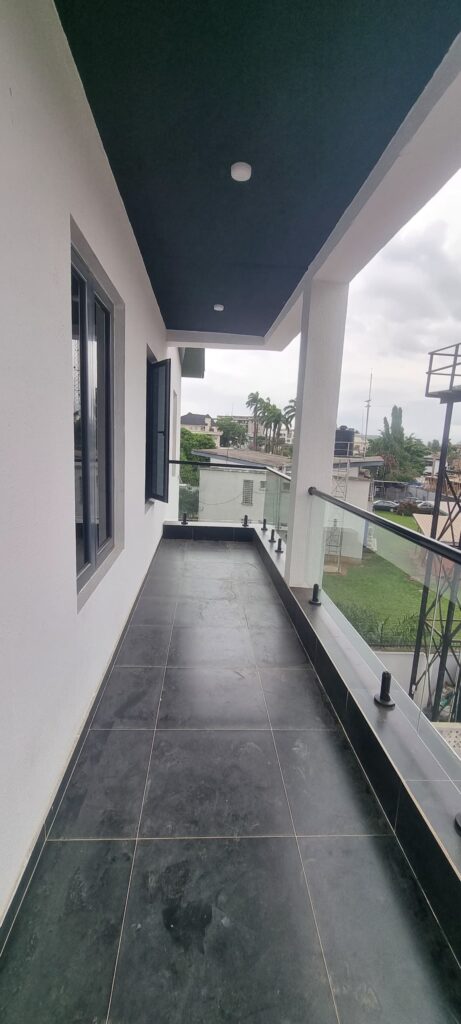 FOR SALE Stunning 5-bedroom Triplex Duplex (with a range of amenities)