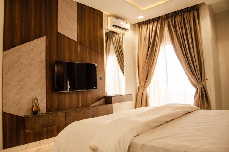 Luxury 2-Bedroom Short Let in Ikate Elegushi