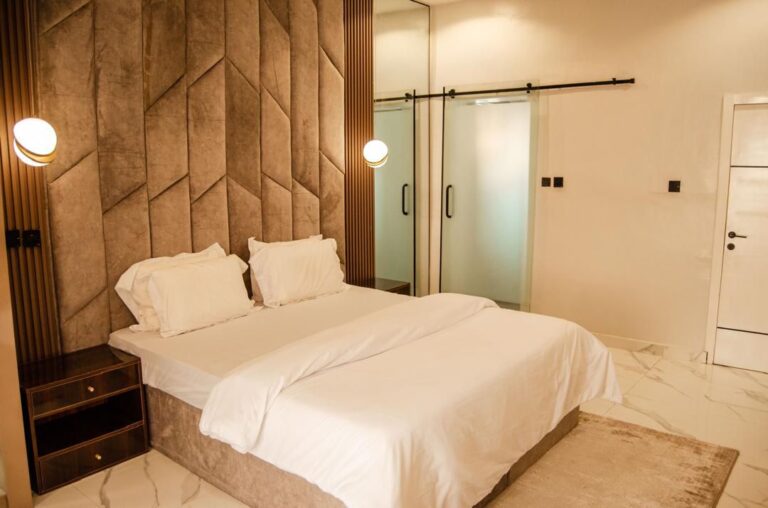 Luxury 2-Bedroom Short Let in Ikate Elegushi