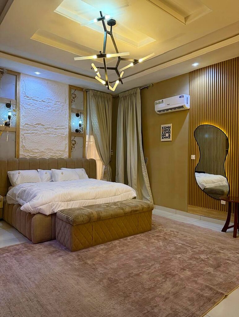 LUXURY 4-BEDROOM DUPLEX SHORTLET IN MAGODO PHASE 1