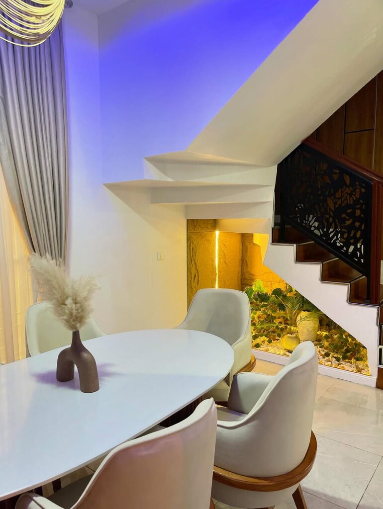 LUXURY 4-BEDROOM DUPLEX SHORTLET IN MAGODO PHASE 1